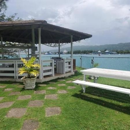 Apartamento Chalet Cassie Montego Bay Exterior foto