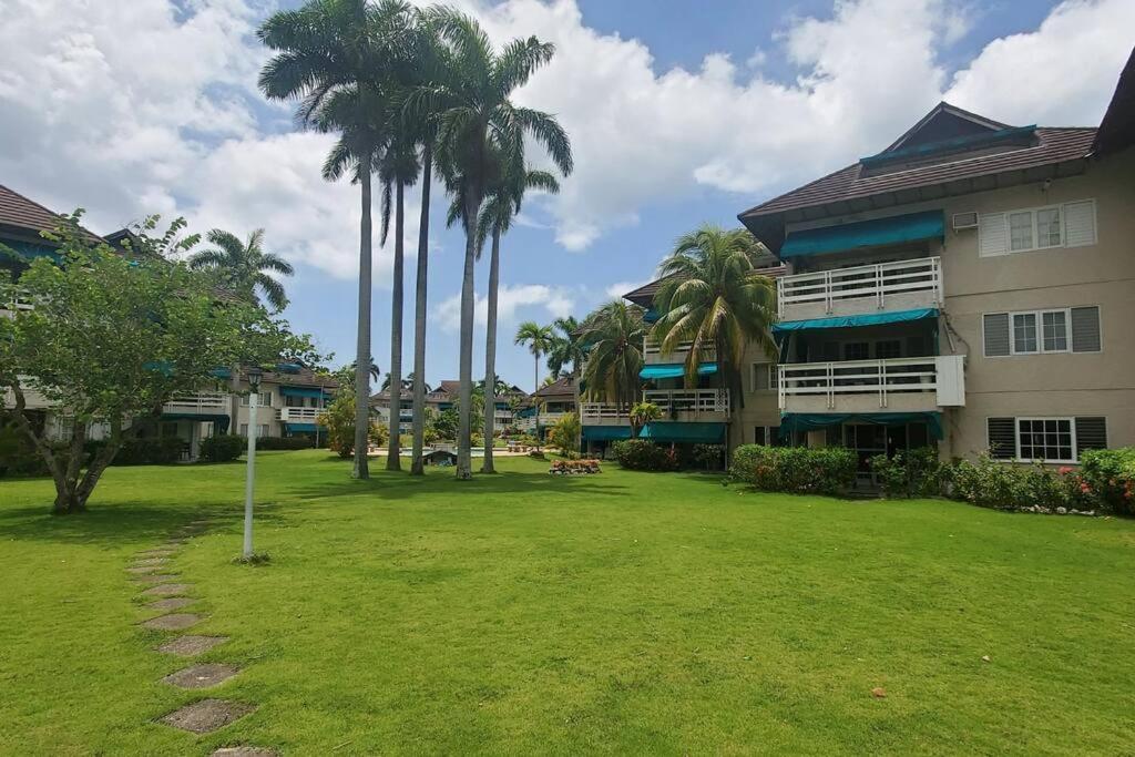 Apartamento Chalet Cassie Montego Bay Exterior foto
